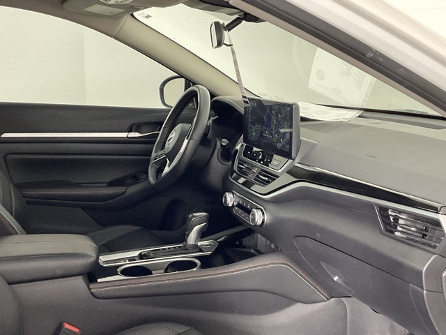 2024 Nissan Altima 2.5 SR photo 20
