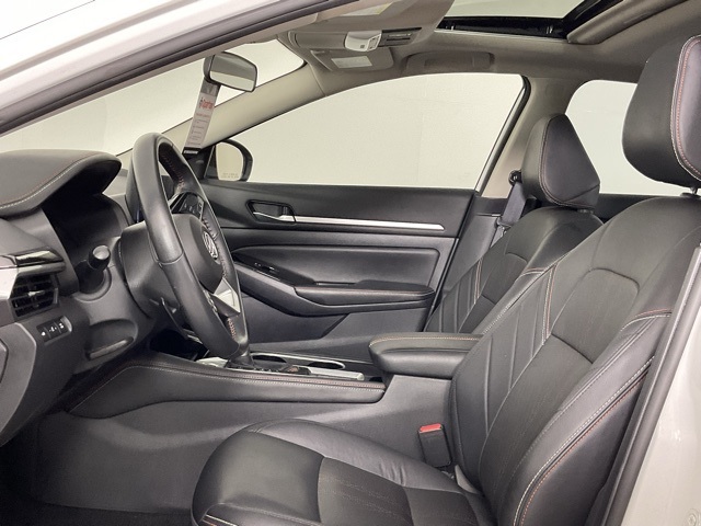 2024 Nissan Altima 2.5 SR photo 8