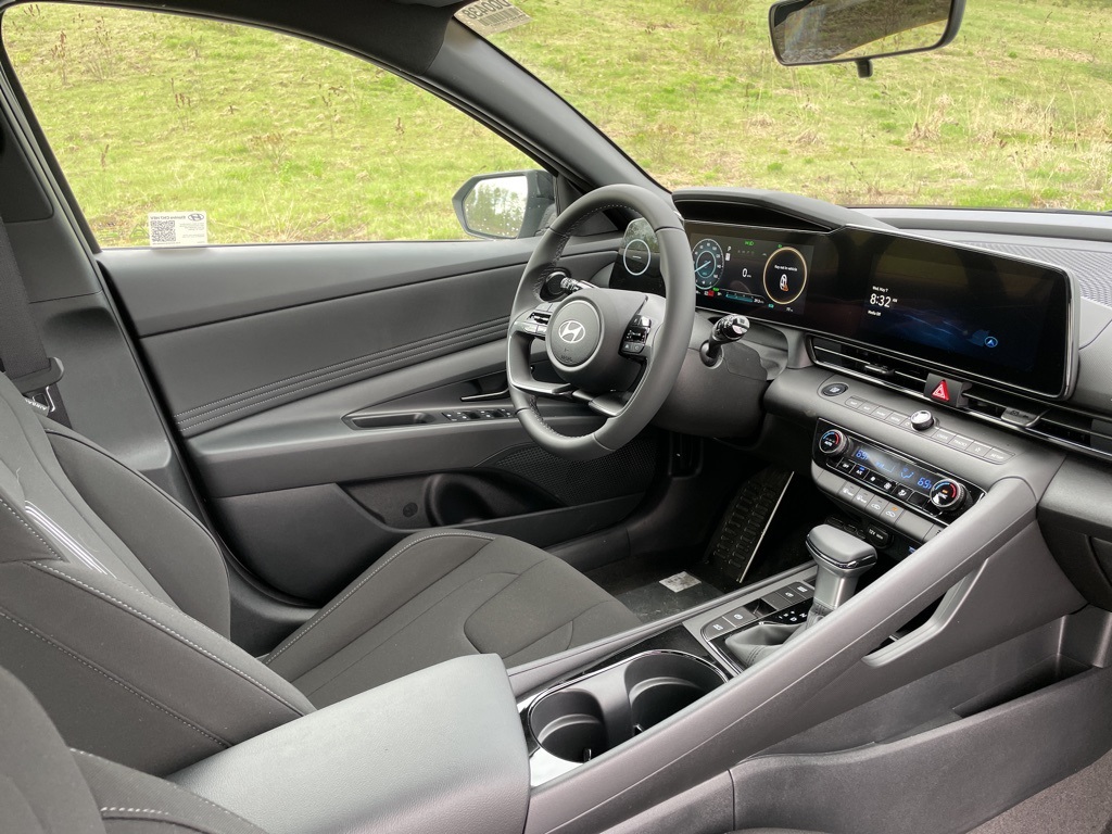2025 Hyundai Elantra Hybrid SEL Sport photo 12