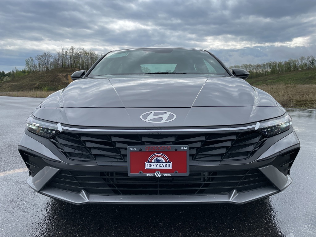 2025 Hyundai Elantra Hybrid SEL Sport photo 2