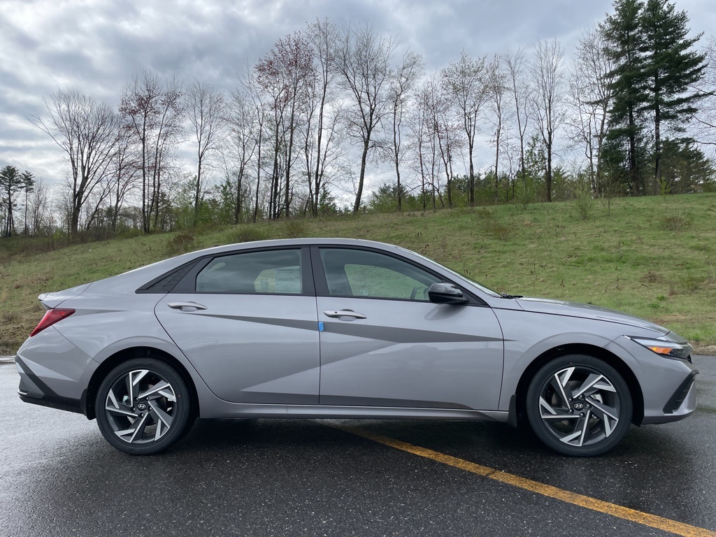 2025 Hyundai Elantra Hybrid SEL Sport photo 3