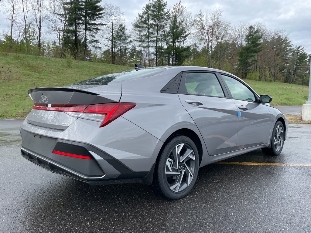 2025 Hyundai Elantra Hybrid SEL Sport photo 5