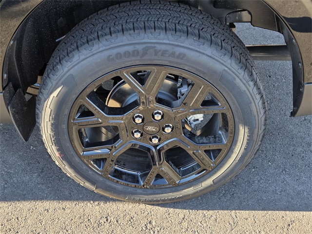 New 2025 Ford Maverick XLT 4D Crew Cab