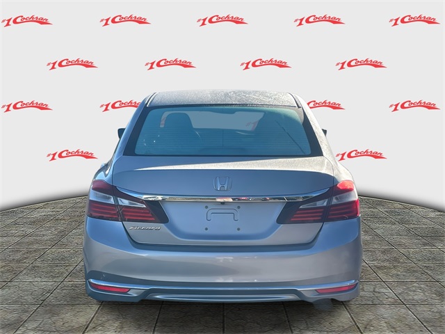 2017 Honda Accord LX photo 4