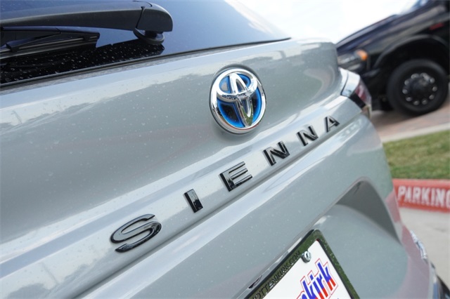2023 Toyota Sienna XSE photo 10