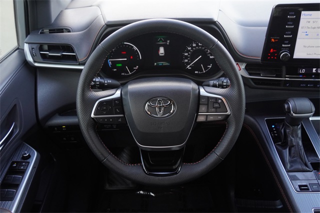 2023 Toyota Sienna XSE photo 16