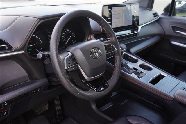 2023 Toyota Sienna XSE photo 18