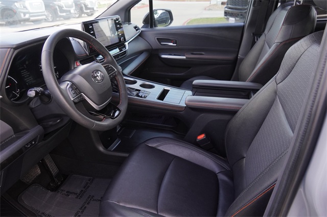 2023 Toyota Sienna XSE photo 19