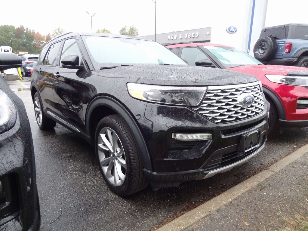 2022 Ford Explorer Platinum's photo