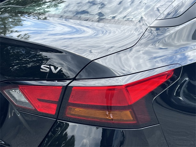 2023 Super Black Clearcoat Nissan Altima 2.5 SV FWD Sedan