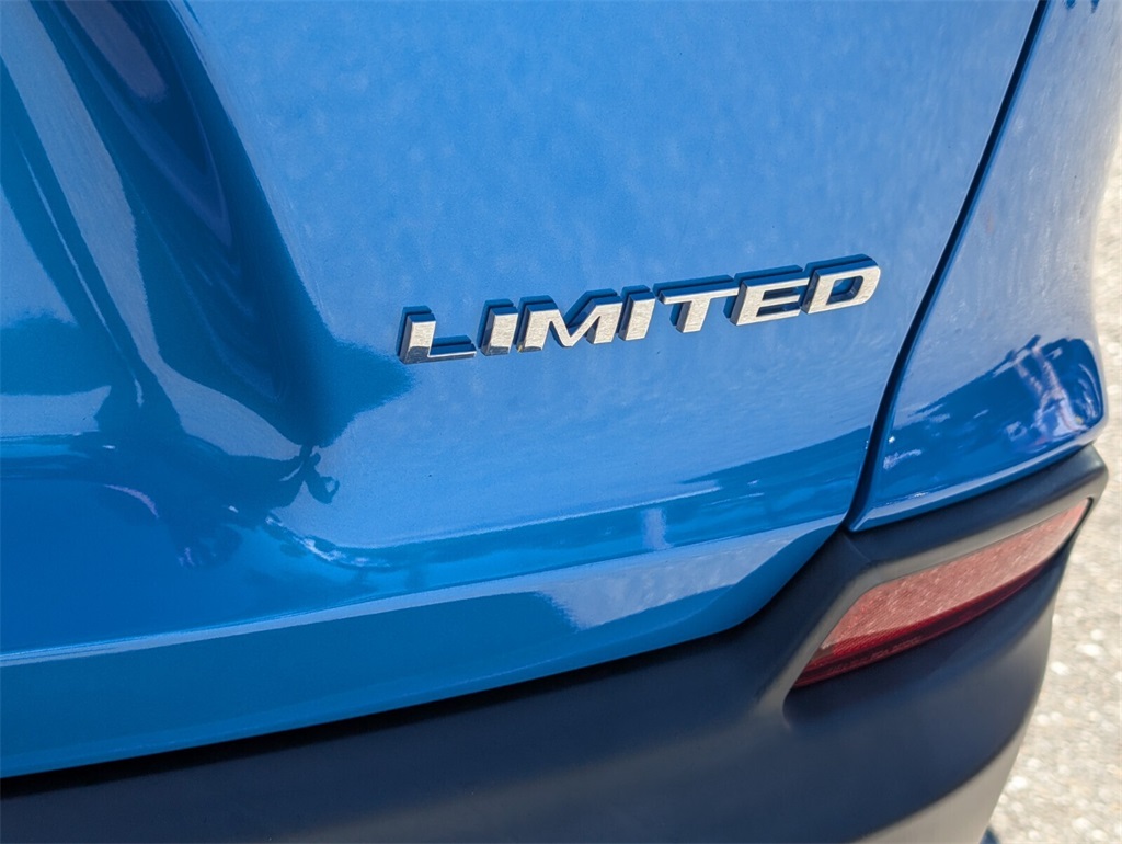 used 2022 Jeep Cherokee car, priced at $24,998