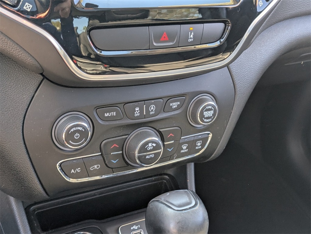 used 2022 Jeep Cherokee car, priced at $24,998