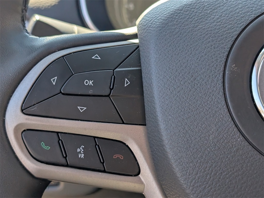 used 2022 Jeep Cherokee car, priced at $24,998