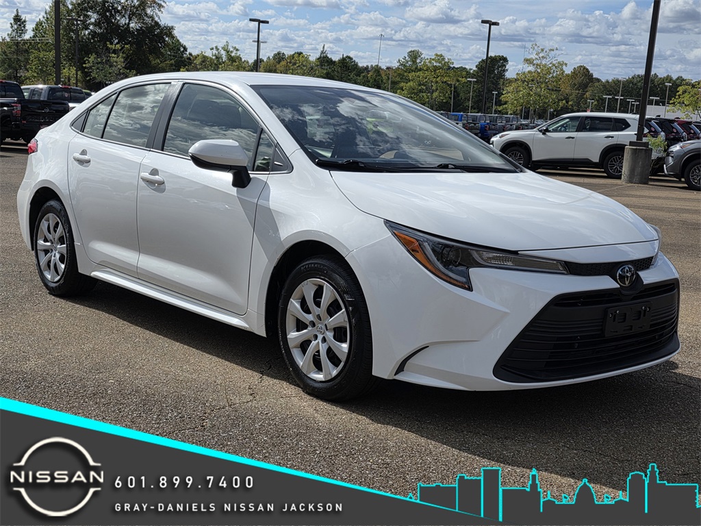 2023 Toyota Corolla LE's photo
