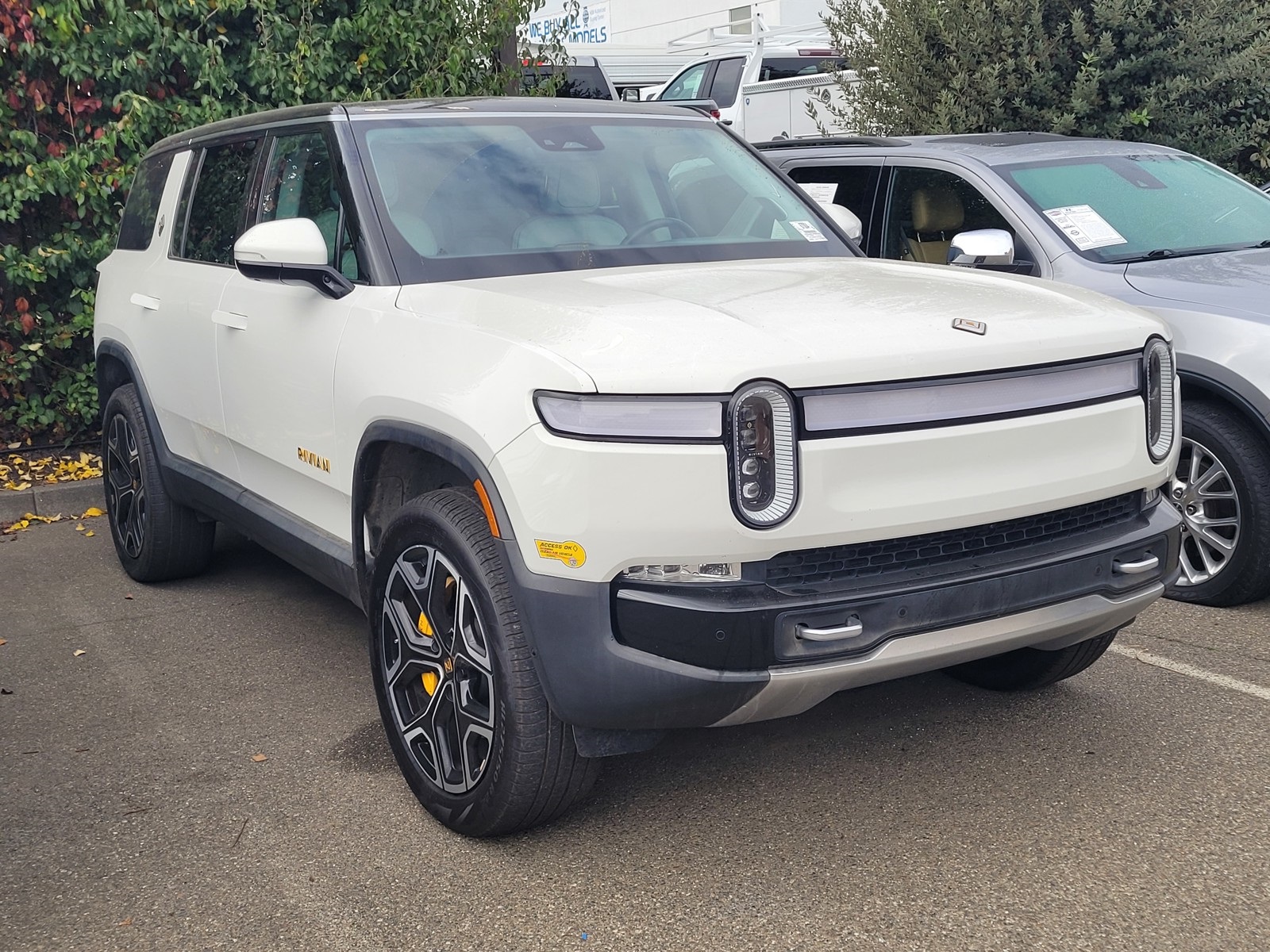 2023 Rivian R1S Adventure's photo
