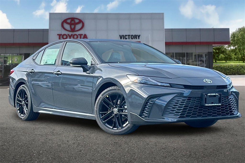 2025 Toyota Camry SE photo 2