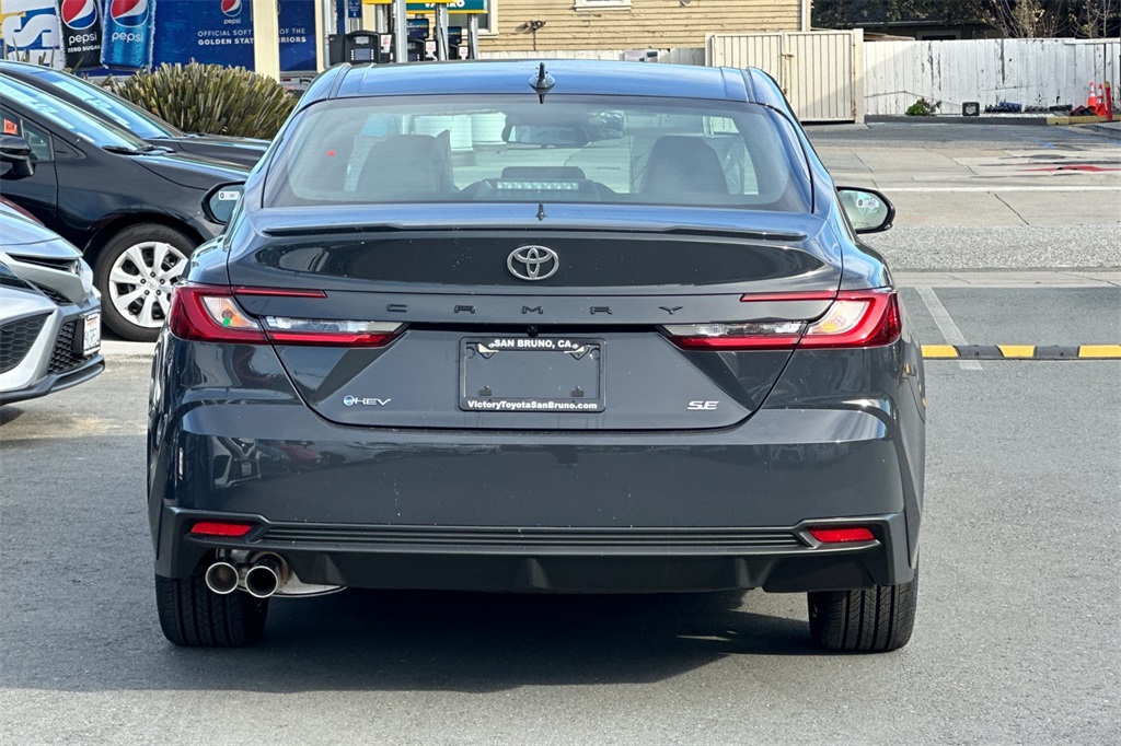 2025 Toyota Camry SE photo 6