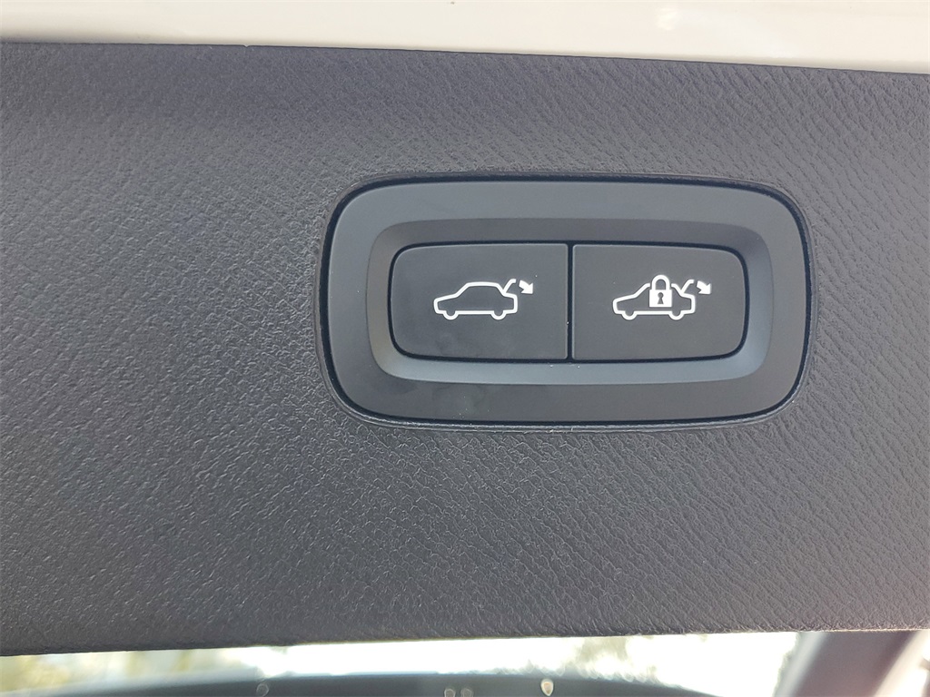 used 2023 Volvo XC90 car, priced at $35,979