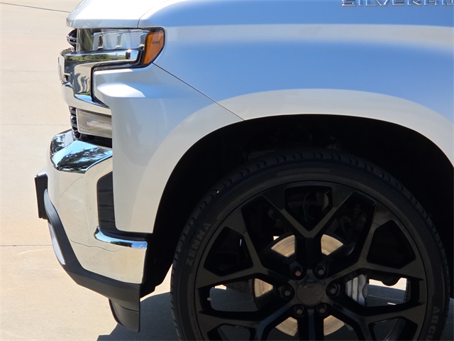 2020 Chevrolet Silverado 1500 LT photo 3