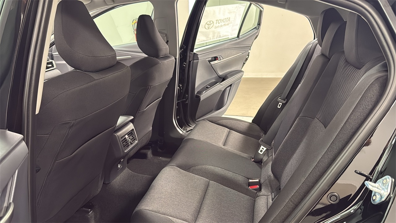2025 Toyota Camry LE photo 15