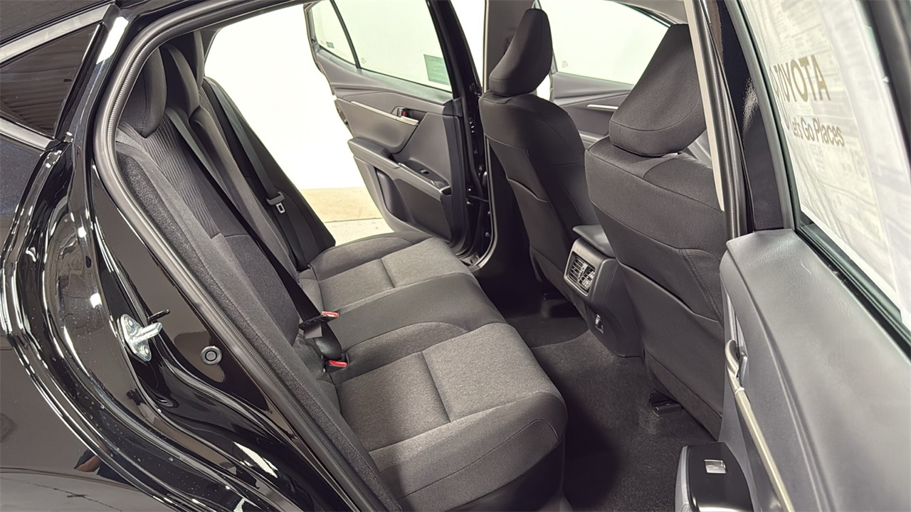 2025 Toyota Camry LE photo 17
