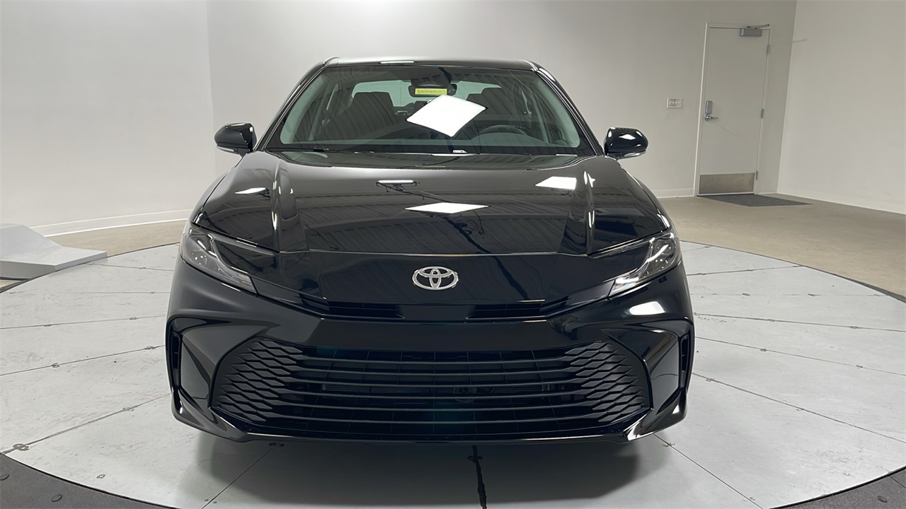 2025 Toyota Camry LE photo 2