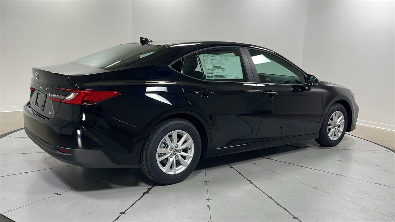 2025 Toyota Camry LE photo 5
