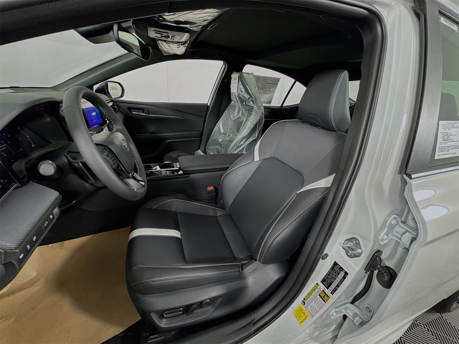 2026 Toyota Camry SE photo 11