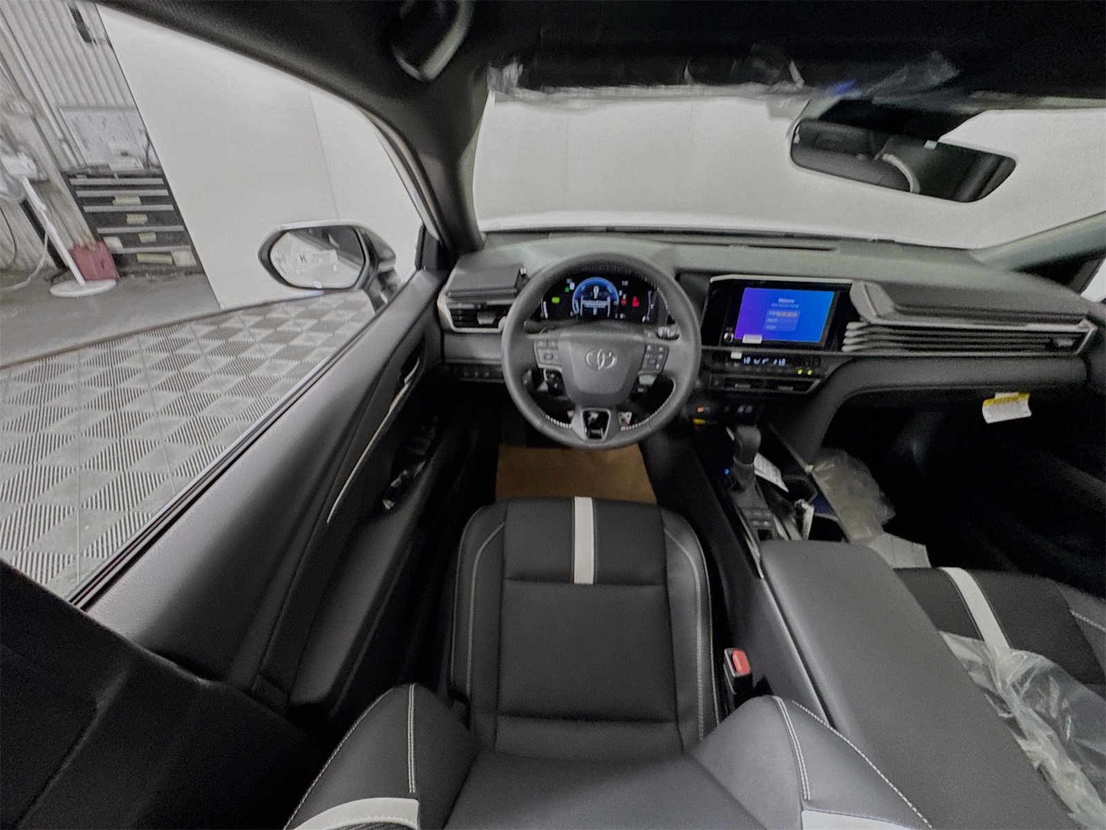 2026 Toyota Camry SE photo 12