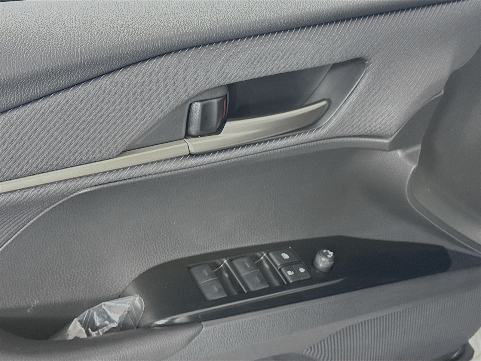 2026 Toyota Camry SE photo 14
