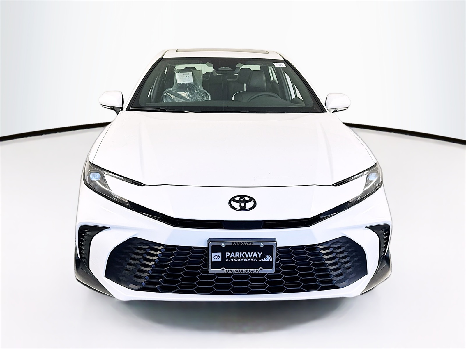 2026 Toyota Camry SE photo 2