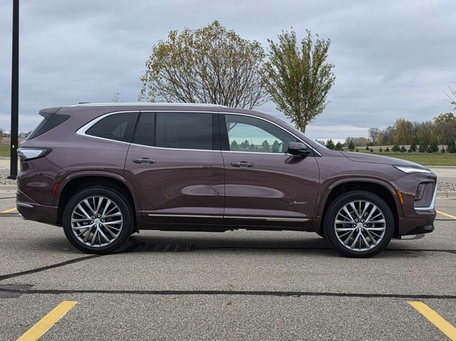 2026 Buick Enclave Avenir photo 2