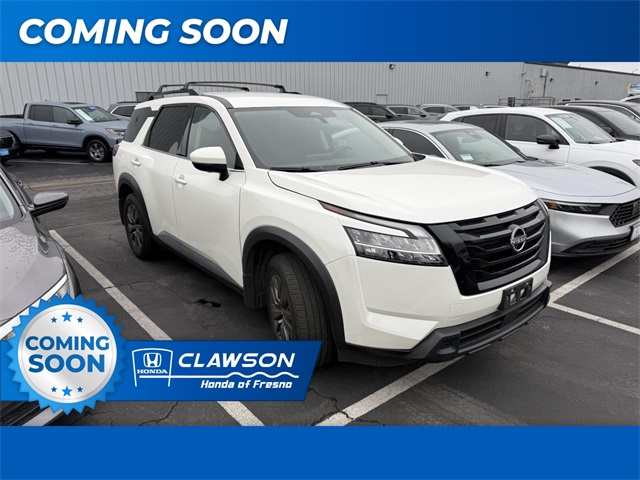 2022 Nissan Pathfinder SV