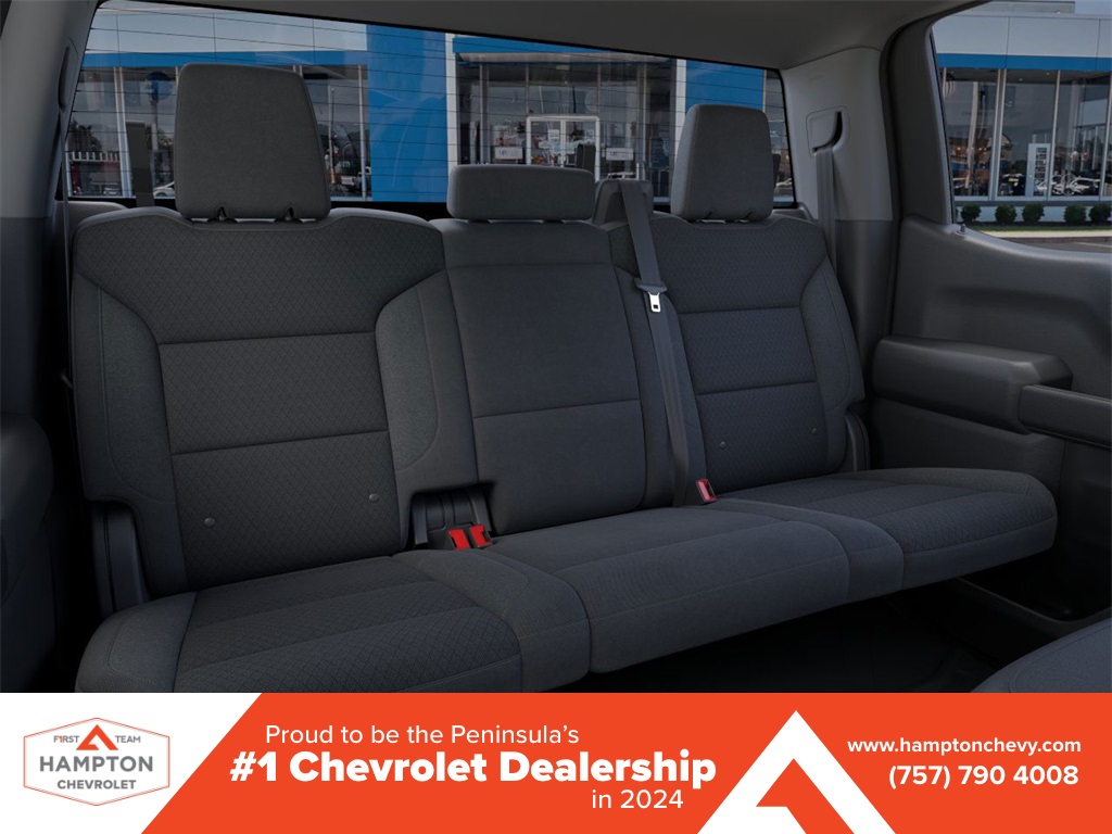 2025 Chevrolet Silverado 1500 Custom 4D Crew Cab 4WD 17