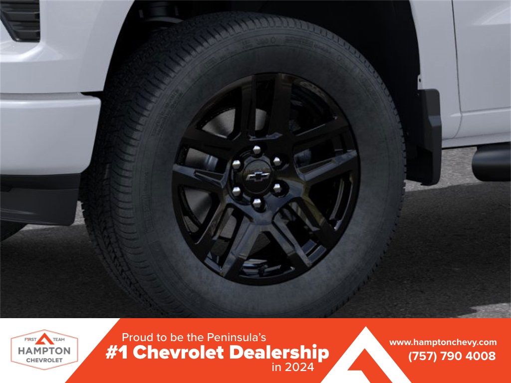 2025 Chevrolet Silverado 1500 Custom 4D Crew Cab 4WD 9