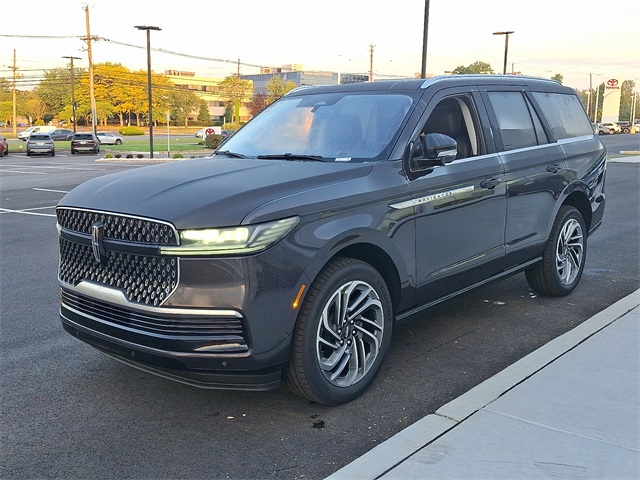 2025 Lincoln Navigator Reserve photo 2