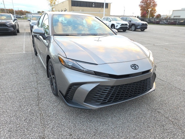 2026 Toyota Camry SE's photo