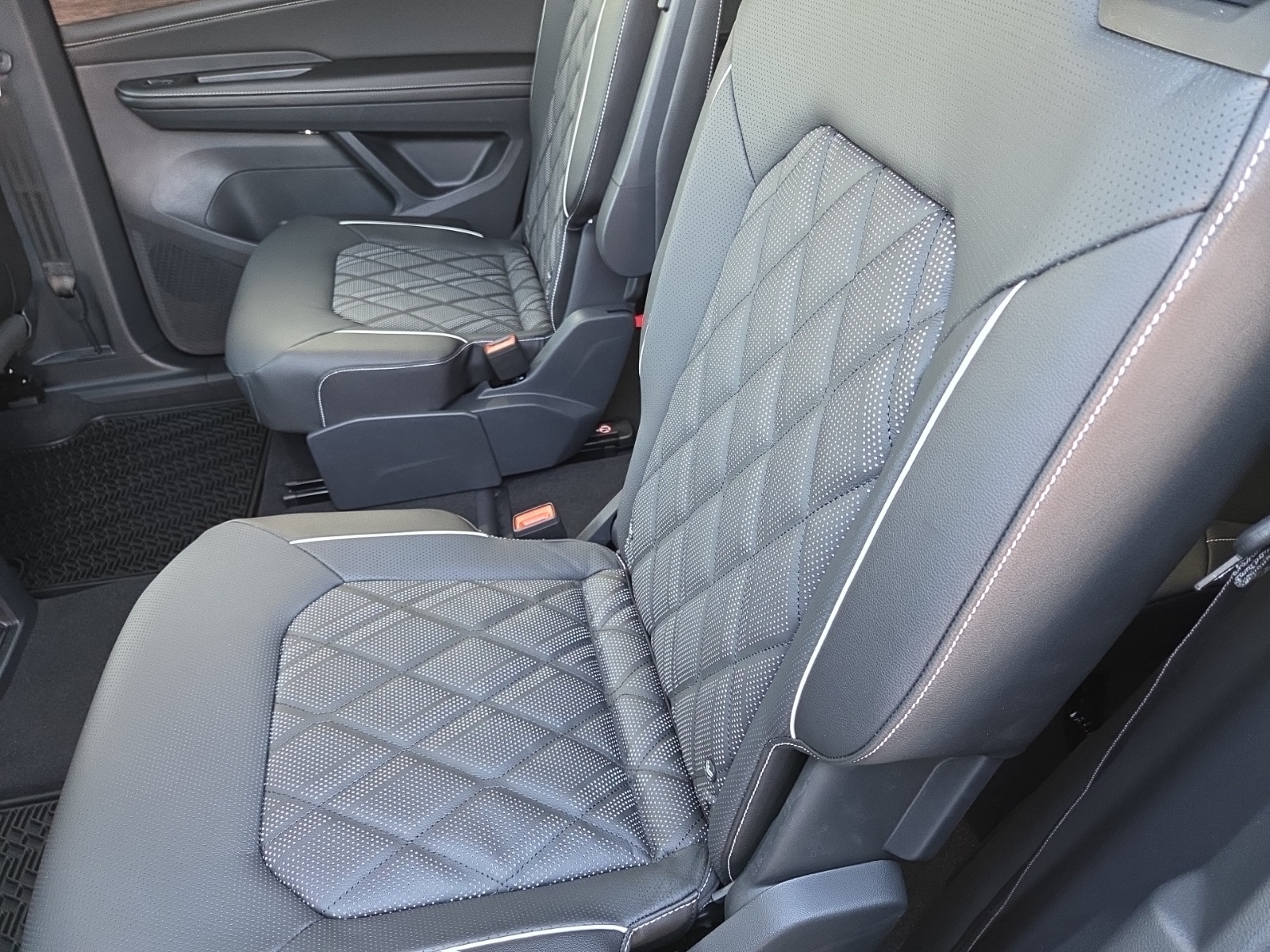 new 2026 Volkswagen Atlas car, priced at $55,453