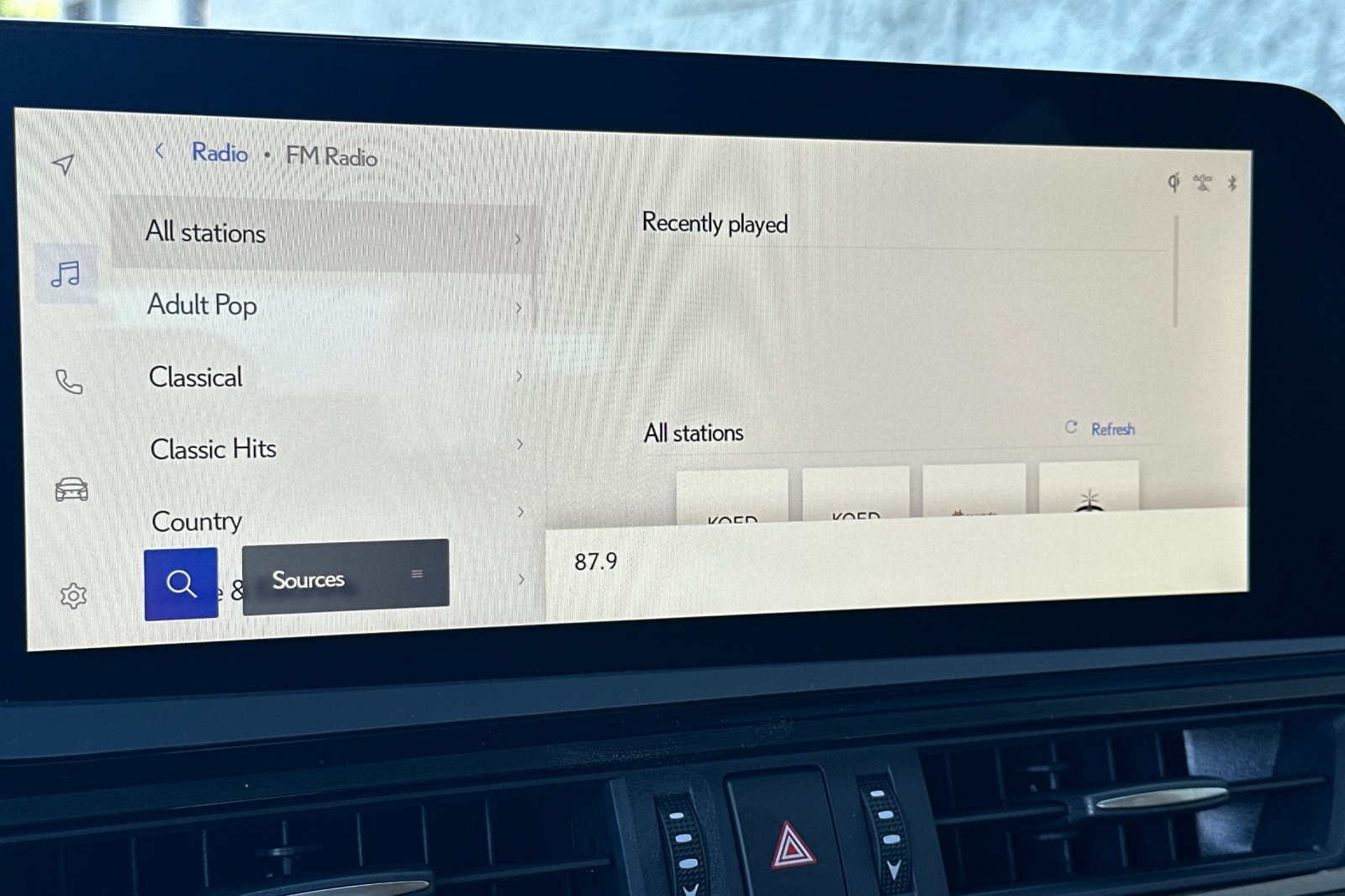 2025 Lexus ES 300h photo 14