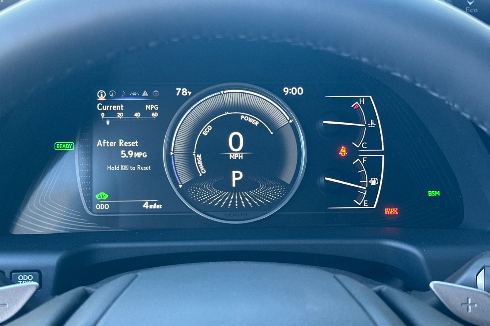 2025 Lexus ES 300h photo 20