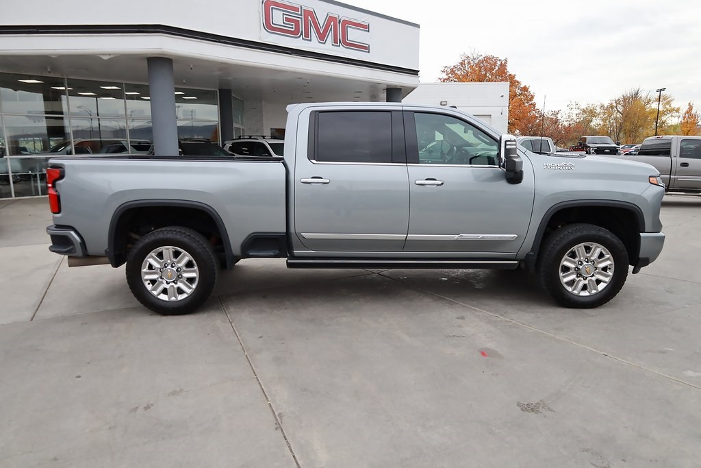 2025 Chevrolet Silverado 3500HD High Country photo 4