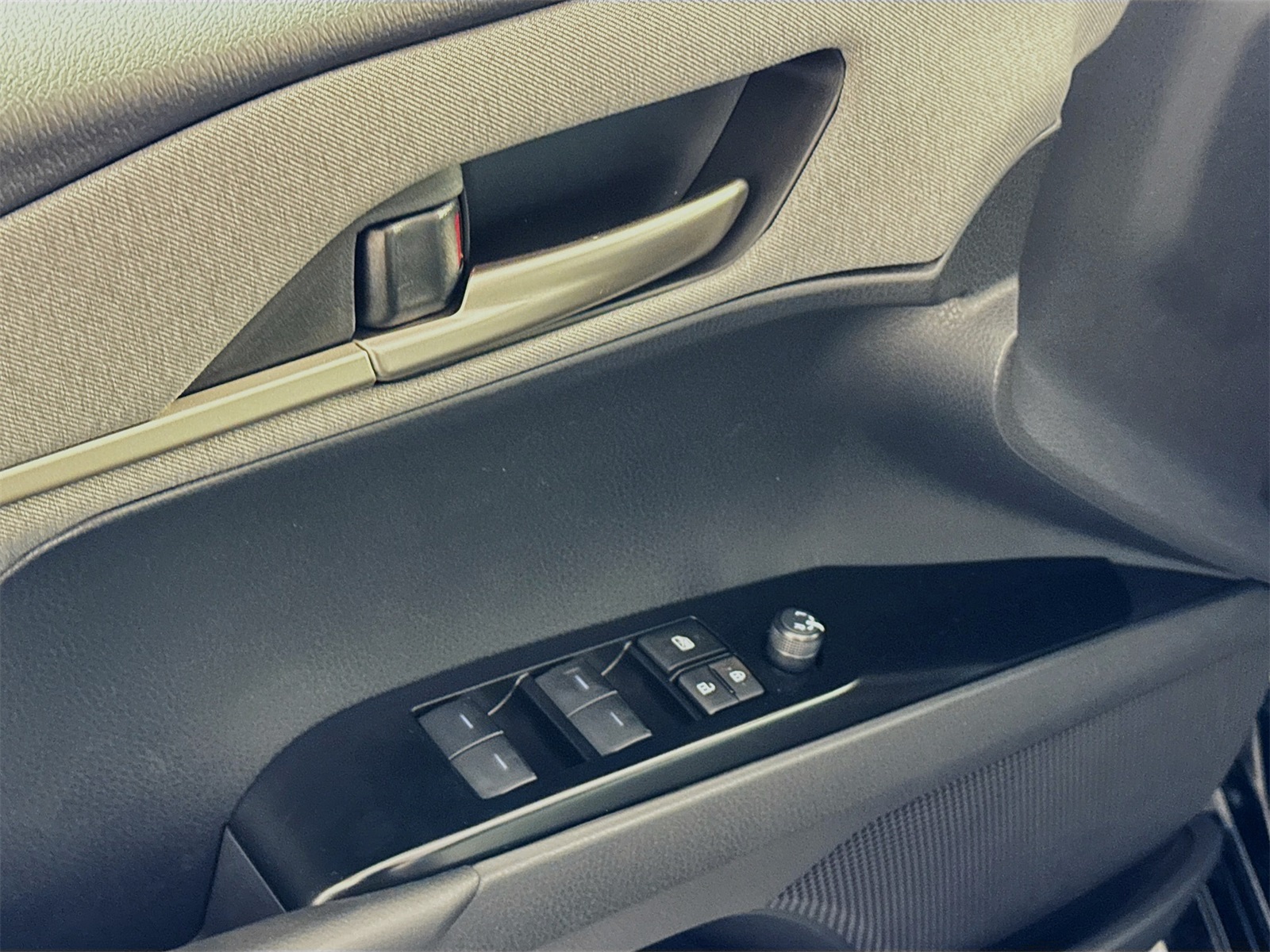 2026 Toyota Camry LE photo 14