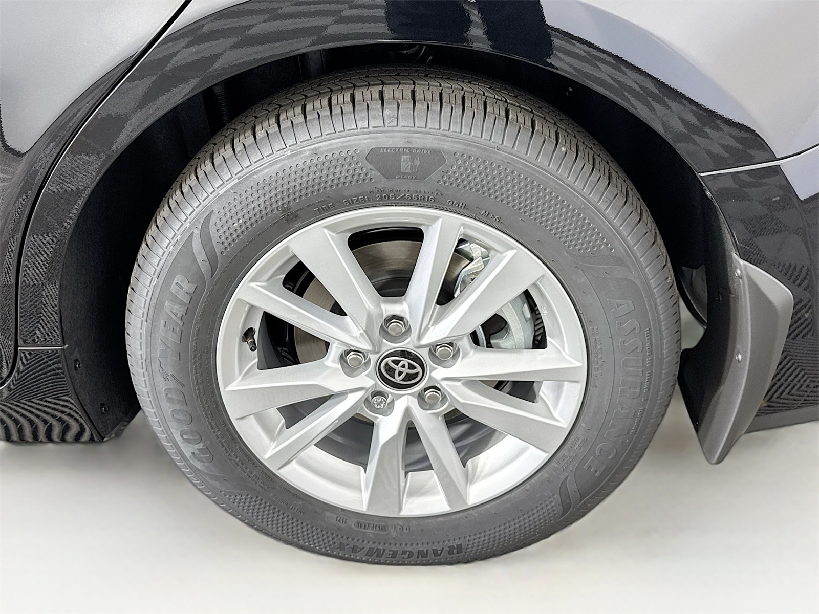 2026 Toyota Camry LE photo 16