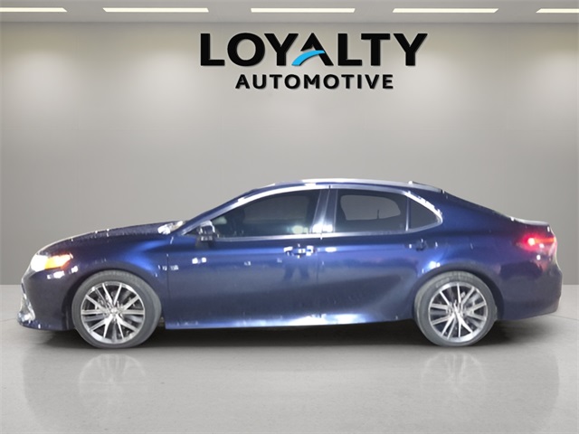 2021 Toyota Camry XLE photo 2
