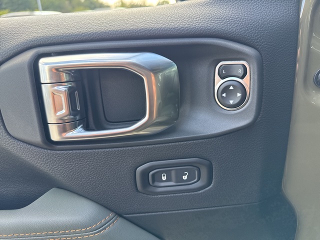 2025 Jeep Gladiator Mojave photo 10