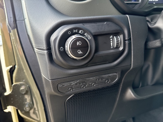 2025 Jeep Gladiator Mojave photo 11