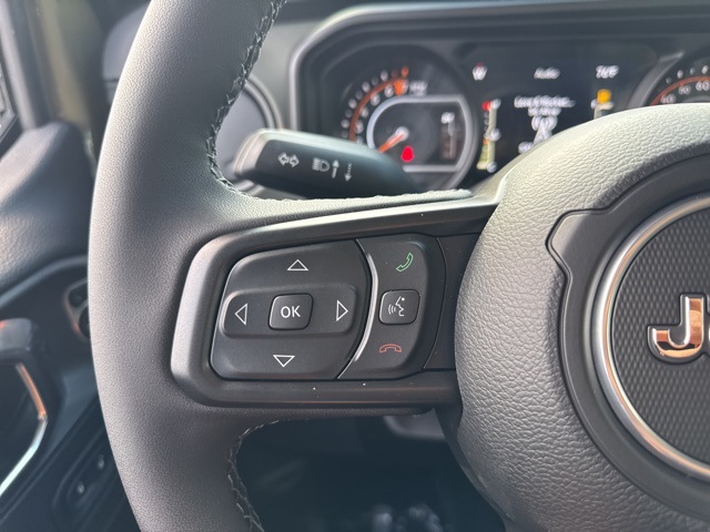 2025 Jeep Gladiator Mojave photo 13