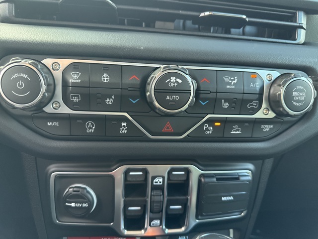 2025 Jeep Gladiator Mojave photo 19