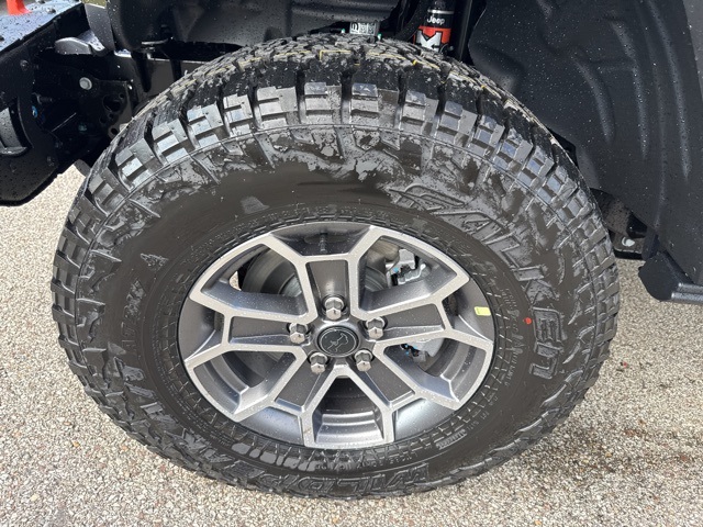 2025 Jeep Gladiator Mojave photo 3