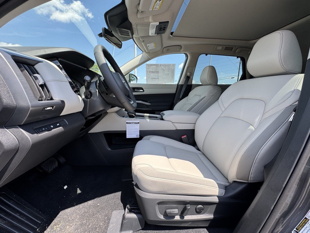 New 2025 Nissan Pathfinder Sport Utility
